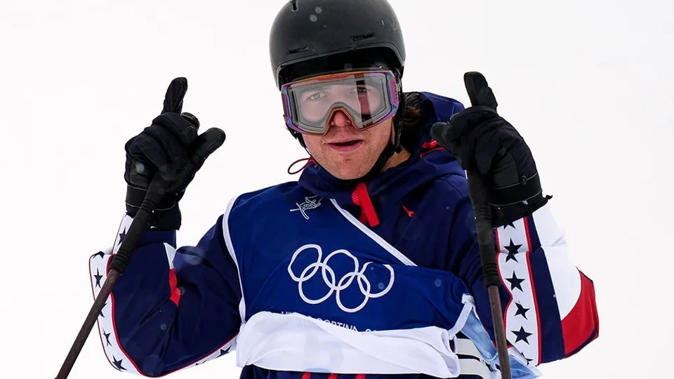 Olympian Hunter Hess Responds to Trump Criticism with 'L' Gesture